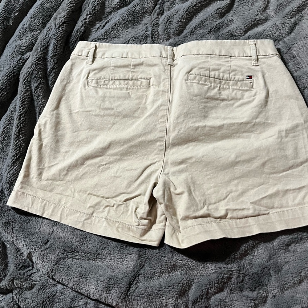 Women’s size 10 women’s Tommy Hilfiger tan shorts. Zipper with button.